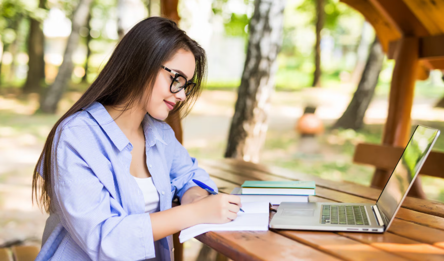 Fundamental Paper Education and Its Place in Online Culture